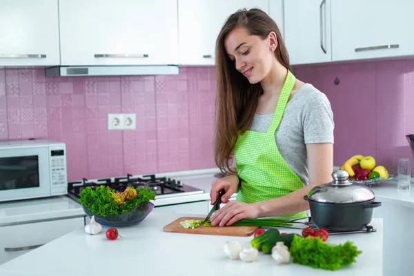 Cooking Woman Chopping Ripe Vegetables Healthy Fresh Salads Dishes Kitchen — 스톡 사진