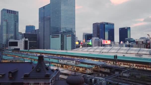 Video de alto ángulo de la estación de Tokio en Japón . — Vídeo de stock