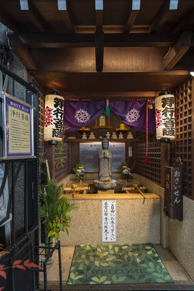 Άγαλμα Bodhisattva Μια Ιαπωνική Tawashi Βούρτσα Ένα Μικρό Ιερό Του — Φωτογραφία Αρχείου