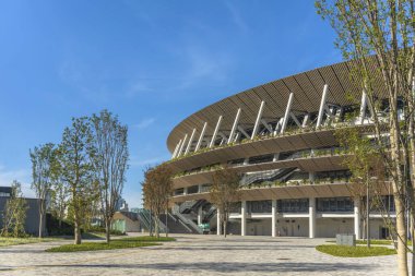 Tokyo, Japonya - 17 Kasım 2019: Tokyo Yeni Olimpiyat Stadyumu mimarı Kengo Kuma tarafından tasarlandı ve Tokyo Yaz Olimpiyatları 'nda atletizm ve futbol oynayacak..