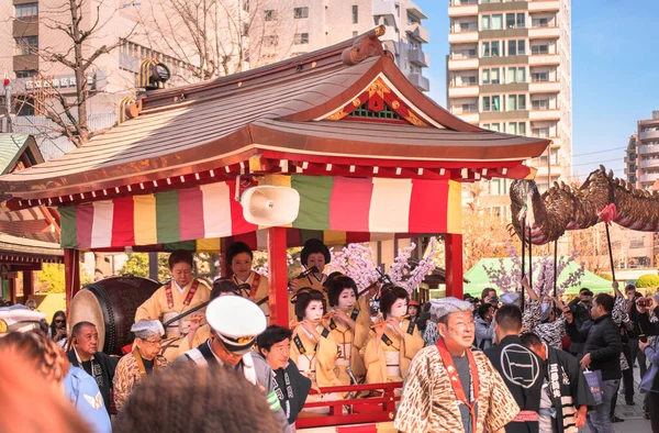 Tokyo Japonsko Březen 2020 Yatai Vozík Přehlédnutý Buddhistickým Chrámem Střeše — Stock fotografie