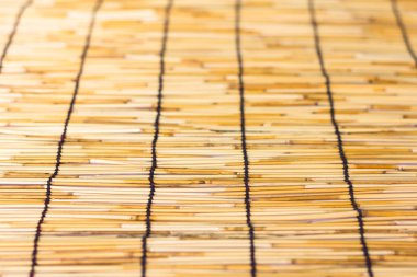 küçük bambu bir ip ile kaplı. Perde için kullanılan