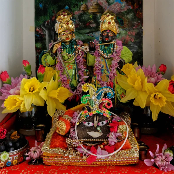 Gudar som kallas Krishna Balarama och Govardana" — Stockfoto