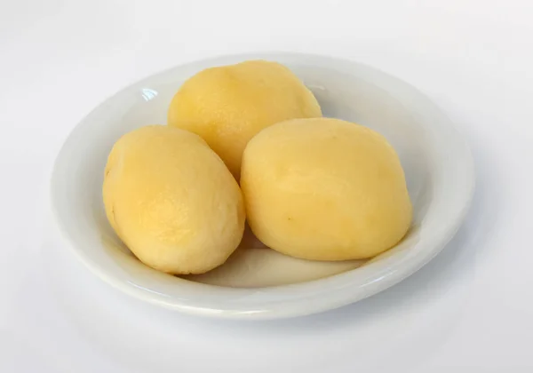 Gekochte Geschälte Kartoffeln Auf Weiß — Stockfoto