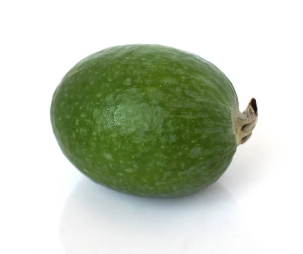 Ovoce Feijoa Izolované Zelené Feijoas Bílém Pozadí Zavřít — Stock fotografie