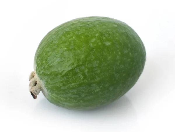 Feijoa Fruta Aislada Feijoas Verdes Sobre Fondo Blanco — Foto de Stock