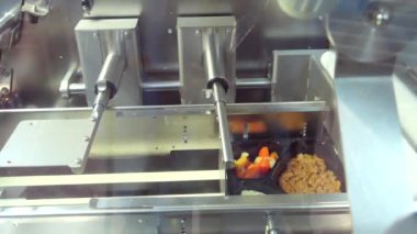 Otomatik gıda üretimi ve ambalaj bandı