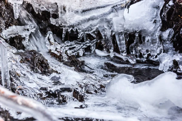 Primer plano del arroyo congelado — Foto de Stock