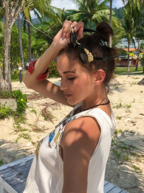 Güzel, ince kız bikini 