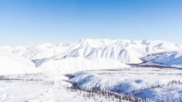 Montanha, manhã, inverno, paisagem de neve — Fotografia de Stock
