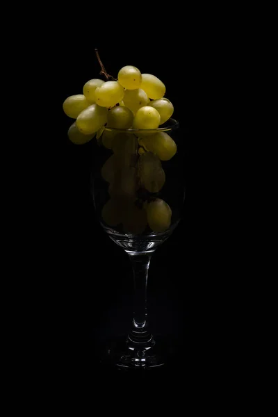 Bunches of grapes in the glass — Stock Photo, Image