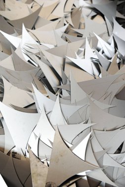 İnce ve düz metalleri buduyorum. Metalurjik ürünler metal işleme atığı