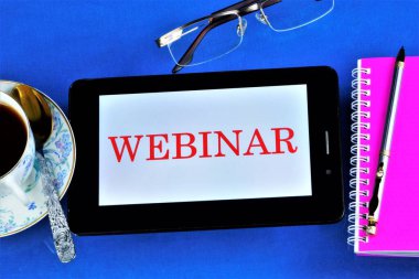 Webinar web konferansı, online toplantılar ya da internet üzerinden sunumlar. 