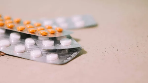 Witte Oranje Tabletten Blisterverpakkingen Gezondheidszorg Behang Farmaceutisch Bedrijf Ziektebehandeling — Stockfoto