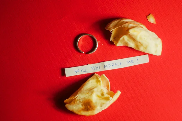 Cracked Chinese Cookies Paper Proposal Wallpaper Ring Words You Marry — Stock Photo, Image