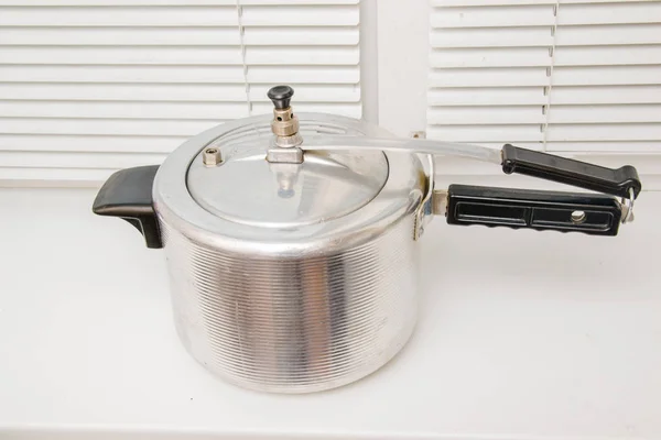 Aluminum pressure cooker — ストック写真