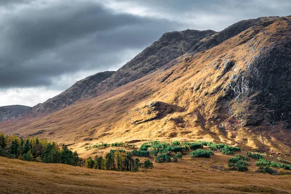 Zonlicht in de Schotse Hooglanden — Stockfoto