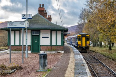 Rannoch İstasyonunda Tren