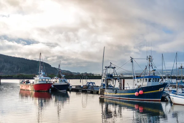 Barcos de pesca atracados — Fotografia de Stock