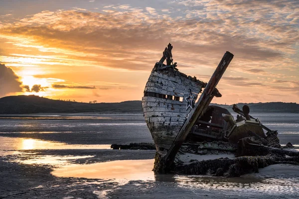 Schiffbruch bei Sonnenuntergang — Stockfoto