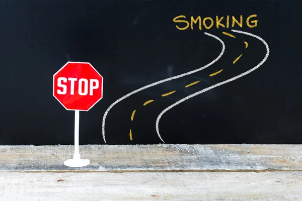 Mini Stop znak na drodze do palenia — Zdjęcie stockowe
