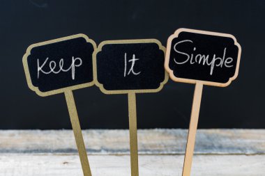 Motivasyonel mesaj Tebeşir ile yazılı basit tutun