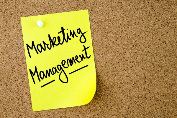 Marketing Management texto escrito en papel amarillo nota — Foto de Stock