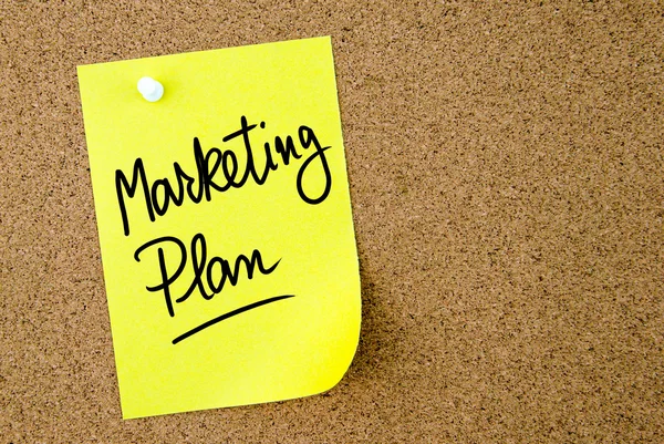 Plano de Marketing texto escrito em papel amarelo — Fotografia de Stock