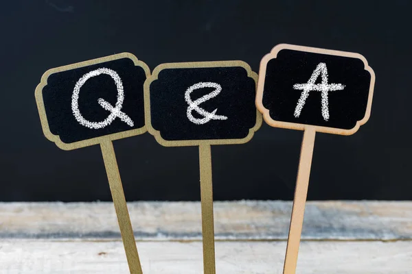 业务首字母缩略词 Q&A 作为问题和答案 — 图库照片