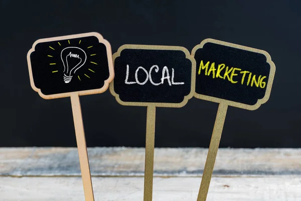 Lokales Marketing und Glühbirne als Symbol für Idee — Stockfoto