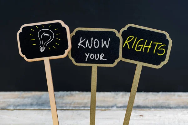 Concept message KNOW YOUR RIGHTS and light bulb as symbol for idea — Stock Photo, Image