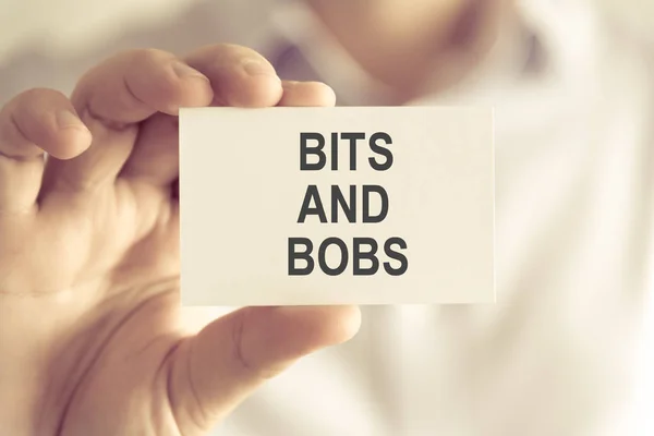 Bit ve Bobs mesaj kart tutan işadamı — Stok fotoğraf