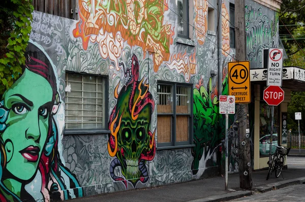 Farbenfrohe Graffiti-Kunstwerke als Street Art in Melbourne, Australien — Stockfoto