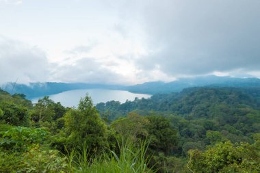 Göl Buyan Kuzey Bali, Endonezya üzerinden görünüm