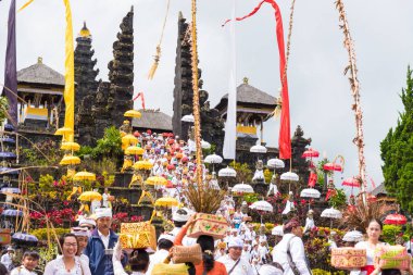 Bali, Endonezya Pura Besakih tapınağında dini alayı