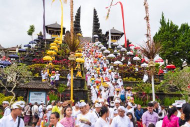 Bali, Endonezya Pura Besakih tapınağında dini alayı