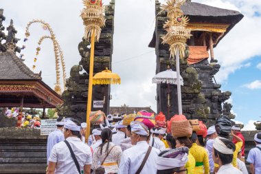 Bali, Endonezya Pura Besakih tapınağında dini alayı