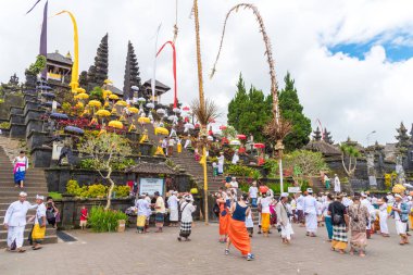 Bali, Endonezya Pura Besakih tapınağında dini alayı