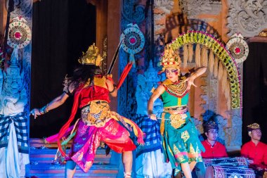 Bali Ubud Kraliyet Sarayı balede Ramayana Ubud, Bali, Endonezya gerçekleştirme dansçılar