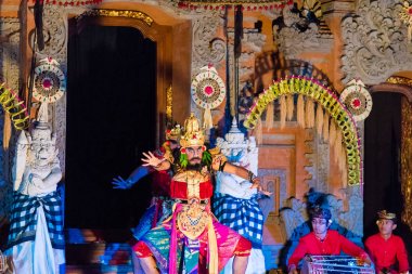 Bali Ubud Kraliyet Sarayı balede Ramayana Ubud, Bali, Endonezya gerçekleştirme dansçılar