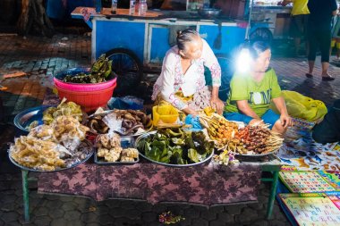 Gianyar Eyaleti'ndeki Gianyar Gece Pazarı, Bali, Endonezya