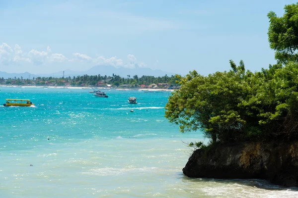 Isla tropical de Lembongan, una de las atracciones más populares de Bali, Indonesia —  Fotos de Stock