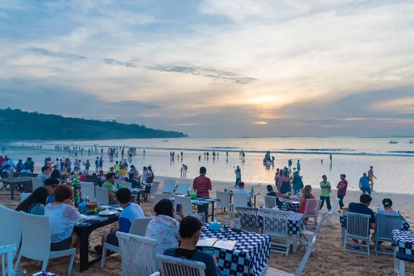 インドネシア ・ バリ島ジンバランビーチのシーフード レストラン — ストック写真