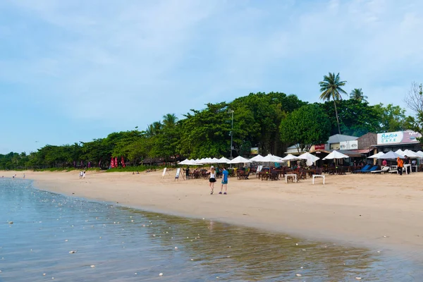 Jimbaran beach, jednej z popularnych atrakcji turystycznych w Bali, Indonezja — Zdjęcie stockowe