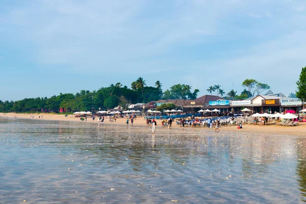 Praia Jimbaran, uma das atrações populares em Bali, Indonésia — Fotografia de Stock