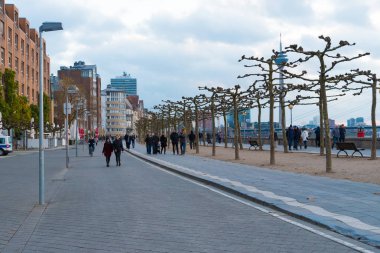 Cadde görünümü bölgesinin tarihi eski şehir Altstadt Dusseldorf, Almanya