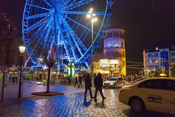 Straatmening van de historische oude stad Altstadt wijk in Dusseldorf, Duitsland — Stockfoto