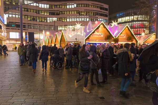 Julmarknad i city av Düsseldorf — Stockfoto