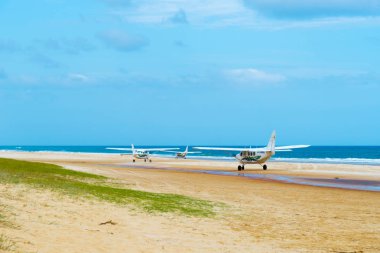 Uçak Pinnacles, Fraser ada, Fraser Coast, Queensland, Avustralya üzerinde en popüler yerlerinden turist ile.