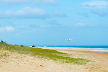 Uçak Pinnacles, Fraser ada, Fraser Coast, Queensland, Avustralya üzerinde en popüler yerlerinden turist ile.